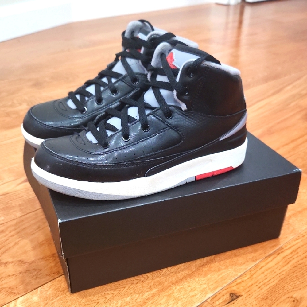 Jordan 2 Retro Unisex Black and White High-Top Sneakers